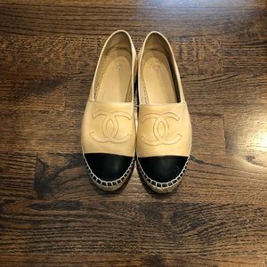 CHANEL espadrilles beige & black